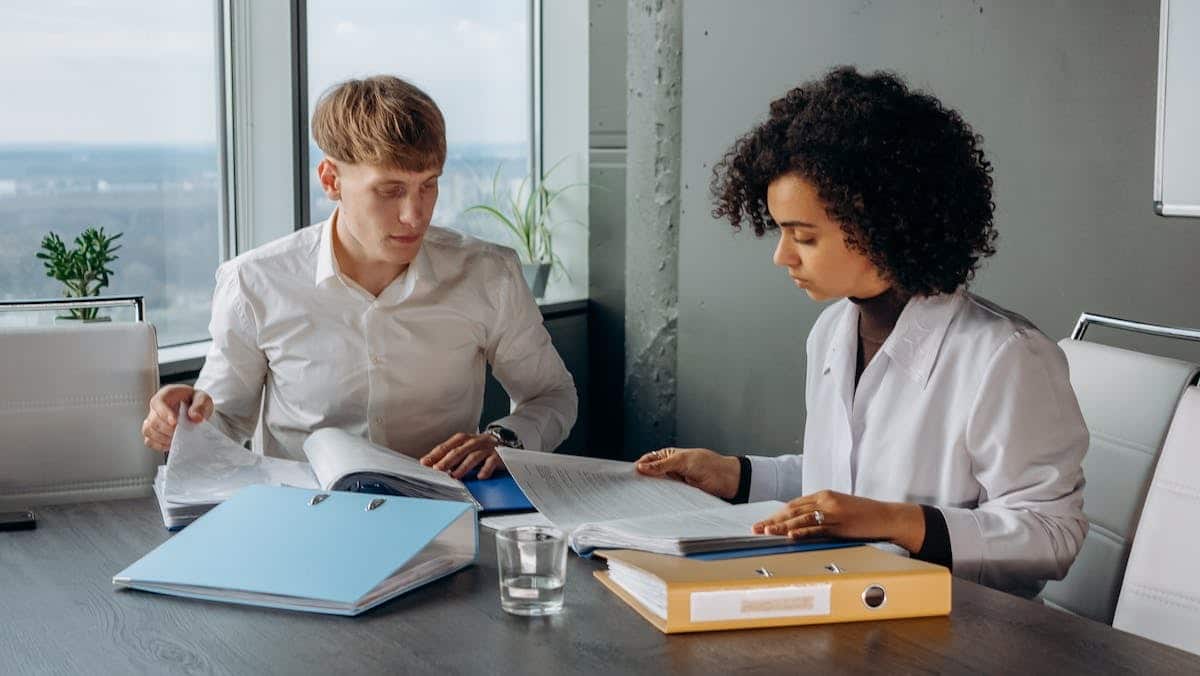Éviter le surendettement grâce aux options de crédit adaptées : stratégies pour une gestion financière efficace en entreprise
